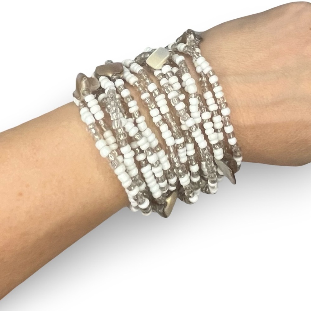 Vintage White and Beige Bali Bead Bracelet with Wood Clasp